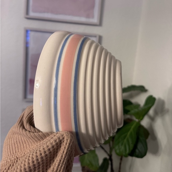 Vintage 1940’s McCoy USA OvenProof Beehive mixing bowl - Picture 6 of 11